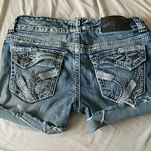 Airya awesome shorts - Picture 4 of 8